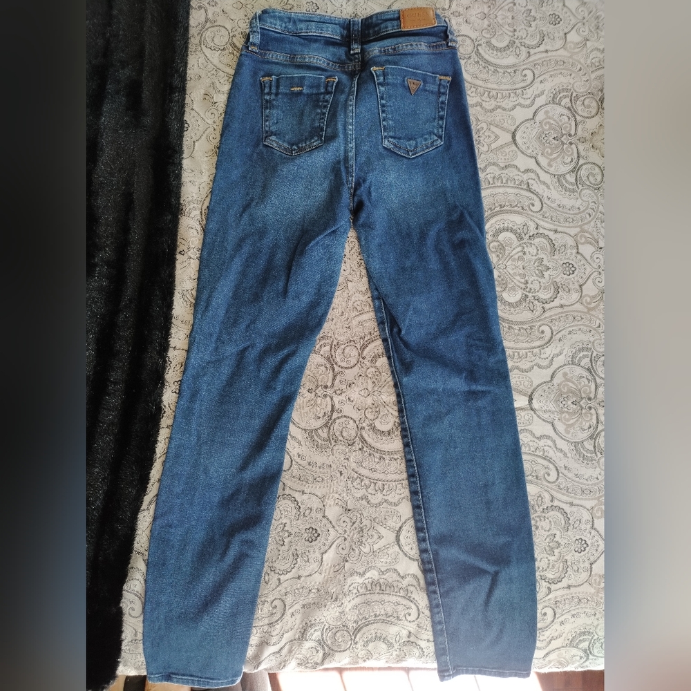 GUESS skinny blue jeans